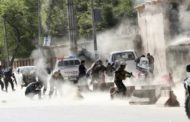 Kabul, attacchi kamikaze. Tra i 25 morti anche otto reporter, tra cui un fotografo di France Presse: 