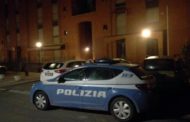 Napoli, Tentano rapina, agente spara, due feriti