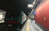 Cade sotto treno alla stazione di Porta Susa, muore studentessa 15enne