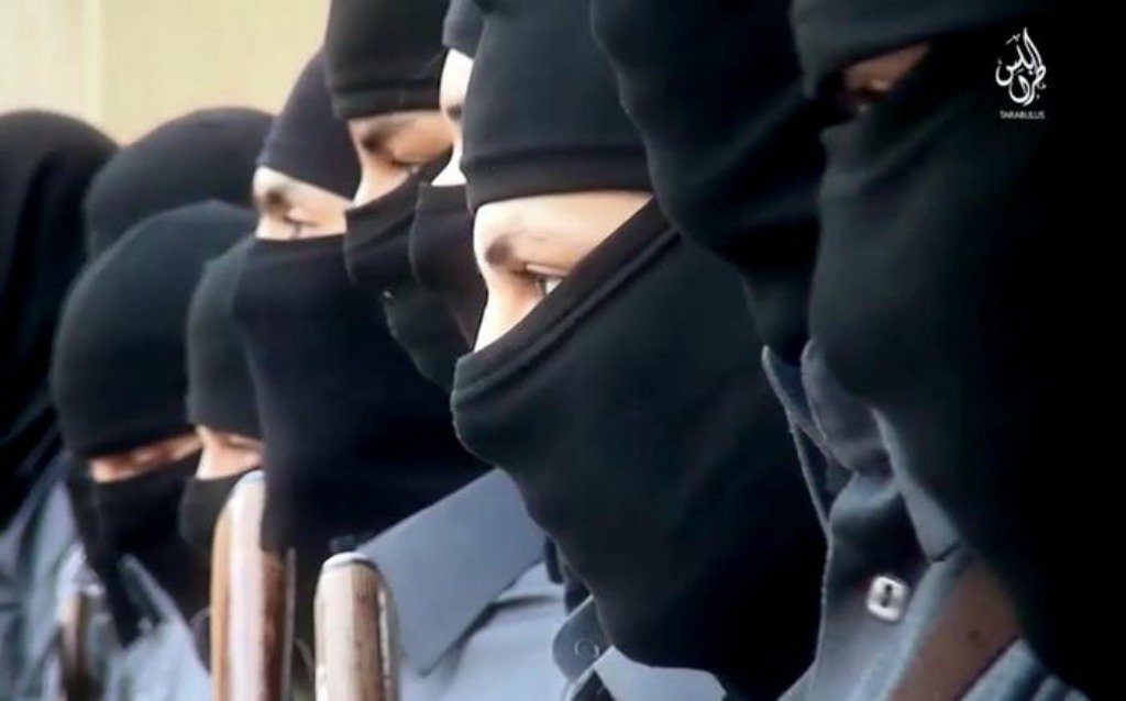 Terrorismo, arresti e perquisizioni in 4 regioni: dall'Italia fondi ai combattenti islamici in Siria