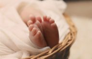 Salerno, il tribunale le nega il neonato: la madre se lo porta via