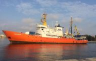 Migranti, la nave Acquarius è ferma nel Mediterraneo. Altri 800 salvati al largo della Libia