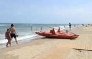 Livorno, surfista 12enne salva la vita a un turista che rischia di annegare