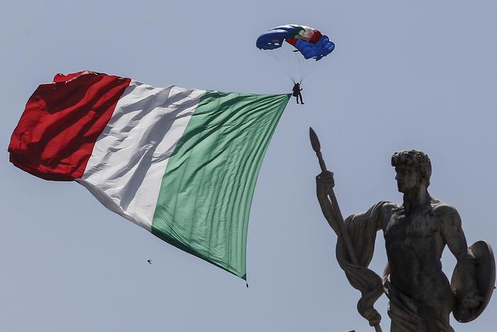 Ue taglia stime pil Italia, 1,3% in 2018