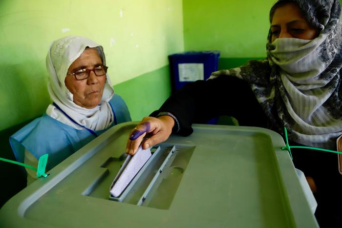 Elezioni insanguinate in Afghanistan, 50 morti
