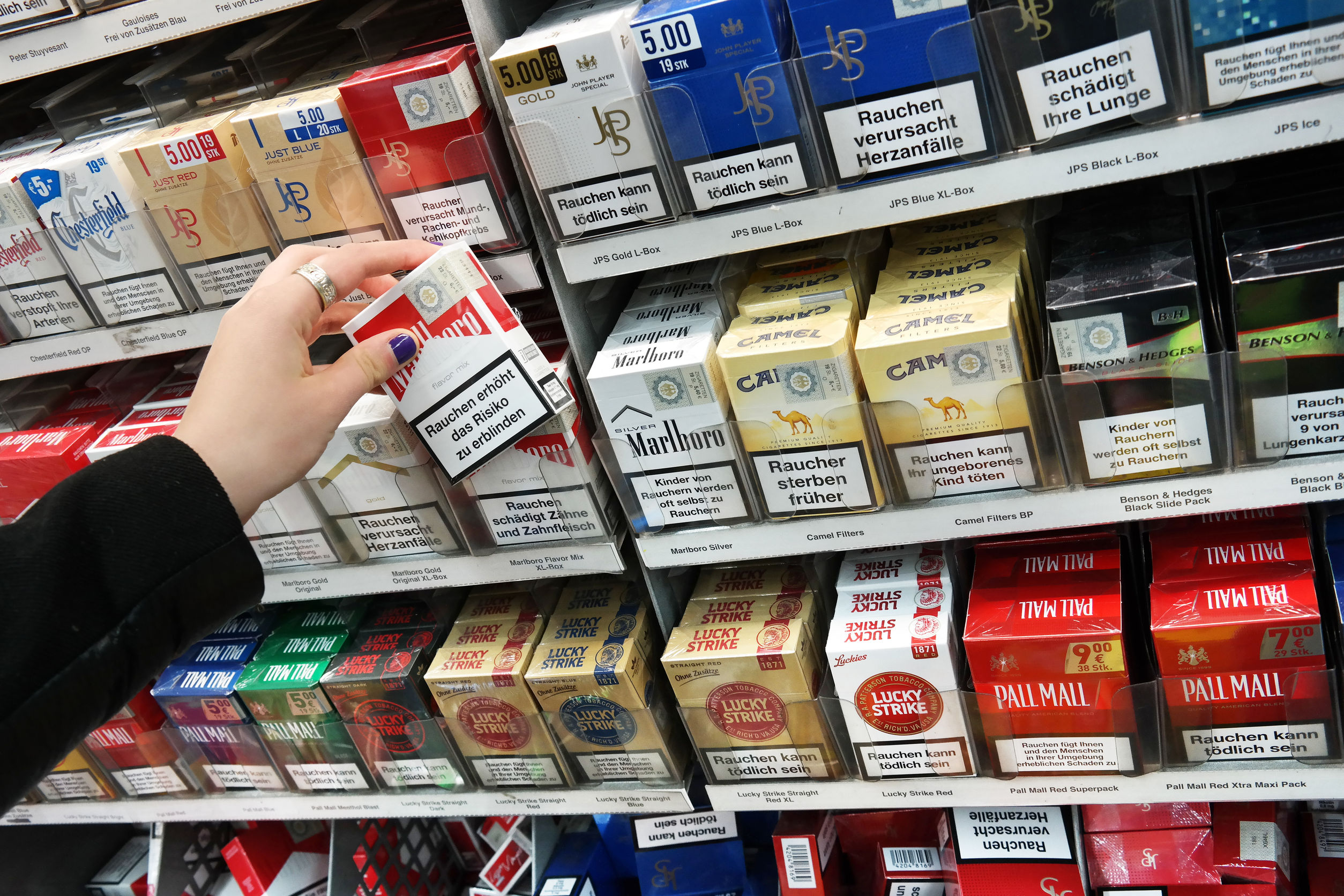Manovra, aumentano le sigarette: +10 centesimi a pacchetto
