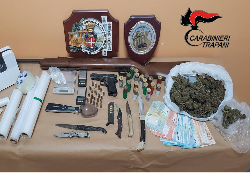 Campobello: Operazione dei carabinieri. Due arresti, denunce e rinvenute armi e droga