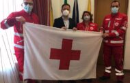 Mazara. Settimana mondiale della Croce Rossa, esposta al Comune la bandiera della Cri