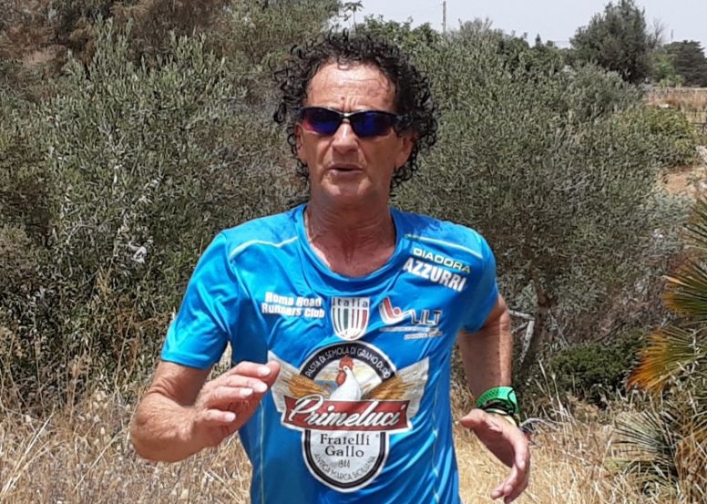 L’atleta mazarese Pino Pomilia alla maratonina di Terrasini