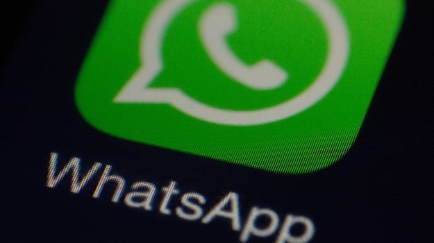 WhatsApp cambia le modalità dei messaggi vocali, come riascoltarli prima di inviare