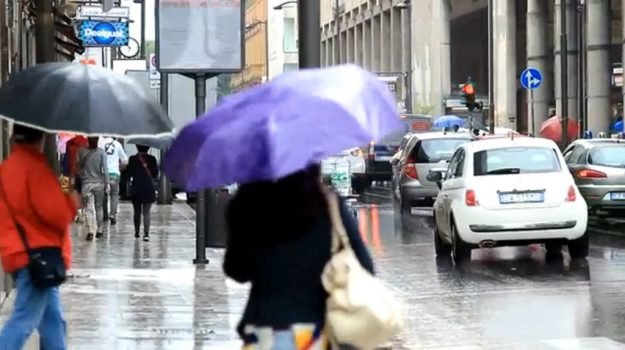 Meteo: arriva il ciclone guasta-vacanze al Sud e in Sicilia con temporali e grandine