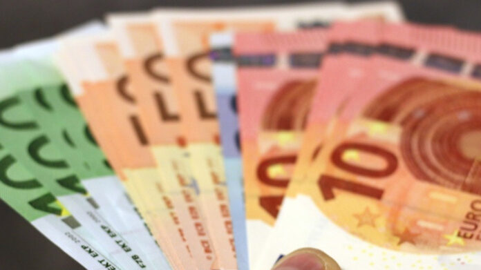 Alle famiglie bonus di 150 euro per le bollette: ecco tutte le misure varate dal governo