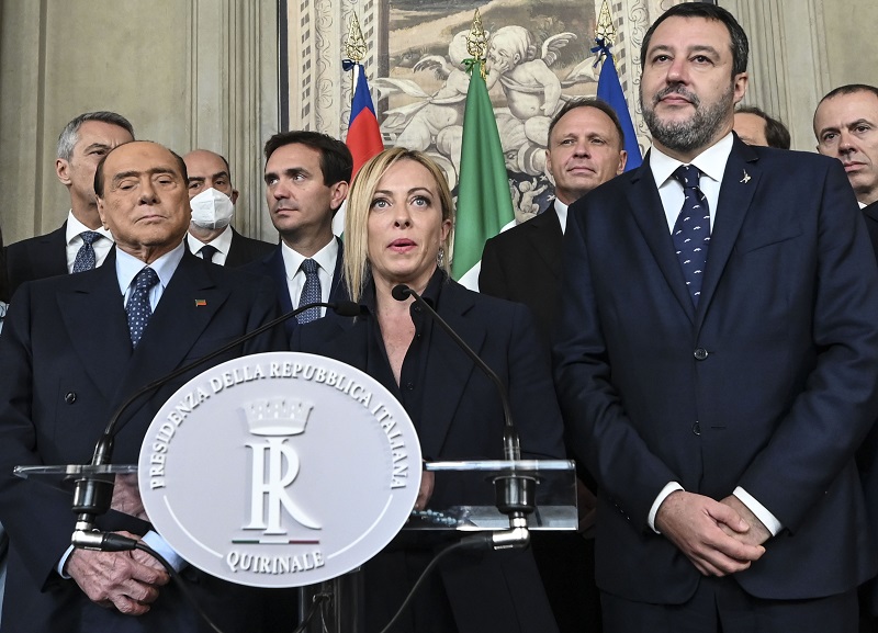 Giorgia Meloni è la prima premier donna, tra i 24 ministri c'è Musumeci. La lista completa
