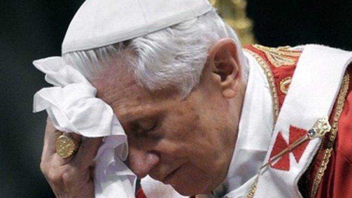 Si aggravano le condizioni di Papa Benedetto XVI