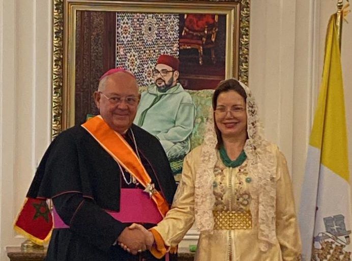 Conferimento del Grand Cordon dell’Ordine del Wissam Al Alaoui, concesso da Sua Maestà Mohammed VI, Re del Marocco, a S.E.R. Mons. Vito Rallo, Arcivescovo Titolare di Alba e Nunzio Apostolico