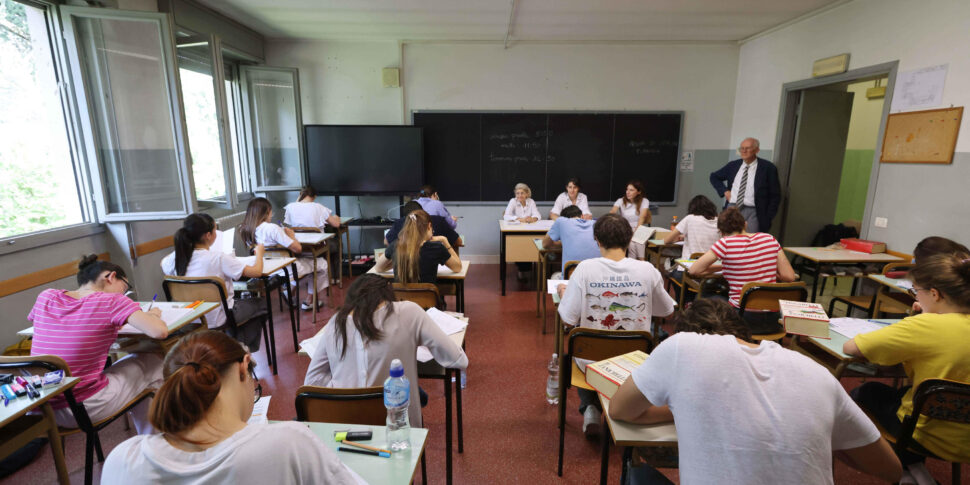 Scuola, accordo tra Regione Sicilia e Anci: via all'erogazione per i buoni libro