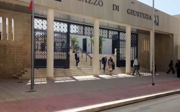 Mazara, maltrattamenti alla madre per i soldi per la droga: condannata a due anni