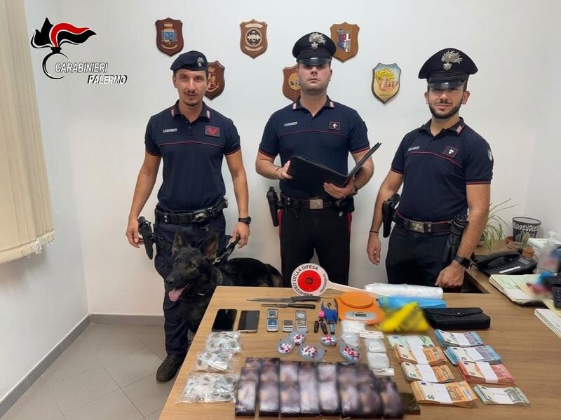 PALERMO: DROGA NEL CONGELATORE E NELL'ARMADIO