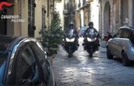 PALERMO, NOTTATA DI CONTROLLI: PUSHER MINORENNE IN MANETTE E SCOOTERISTA IN FUGA CONTRO I CARABINIERI
