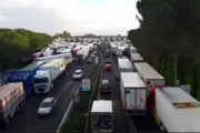 Catania, il blocco dei tir revocato: «Alle 23 i camion sono ripartiti»