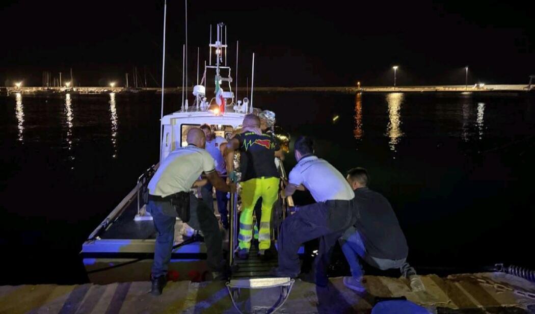 Mazara. Barca da diporto si ribalta in mare. Disperso miracolosamente salvato dalla Guardia Costiera dopo 9 ore in acqua