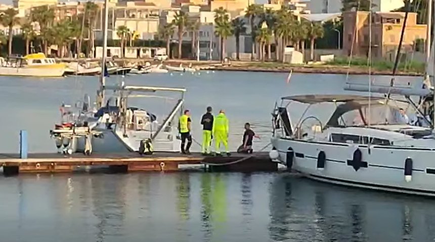 Donna trovata morta in mare al porticciolo turistico