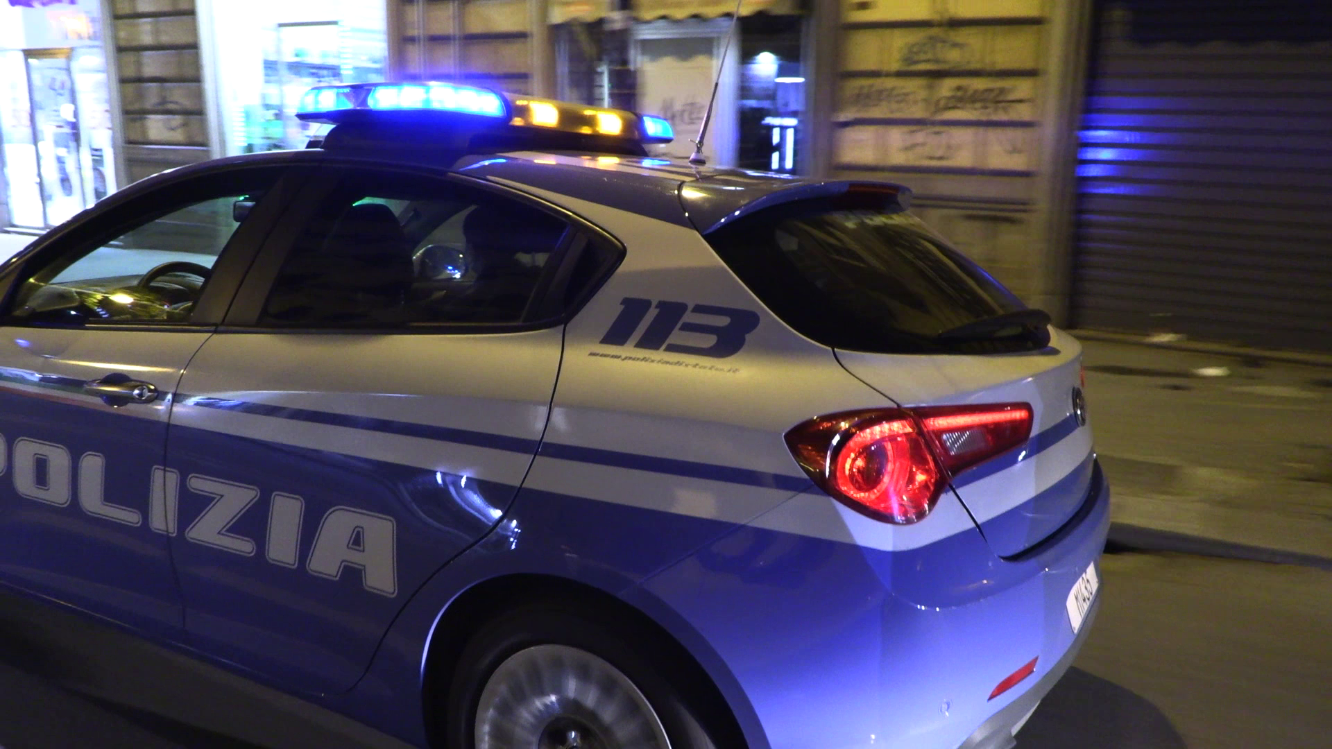 PALERMO: LA POLIZIA DI STATO ARRESTA UN 29ENNE IN VIA ROCCO JEMMA. SEQUESTRATI COCAINA, HASHISH E DENARO CONTANTE